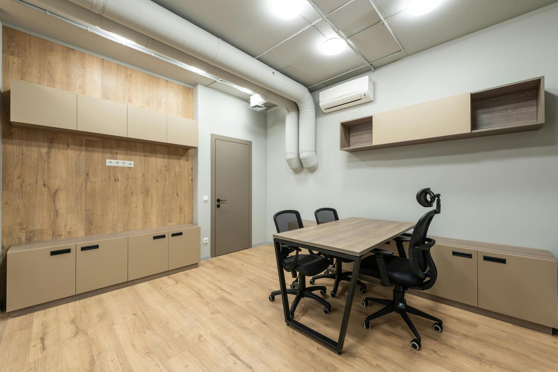 Modern Office Meeting Room