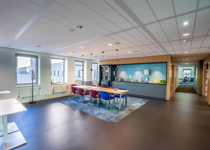 Office Breakroom & Kitchenette